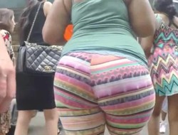 Big aggravation in lined leggings